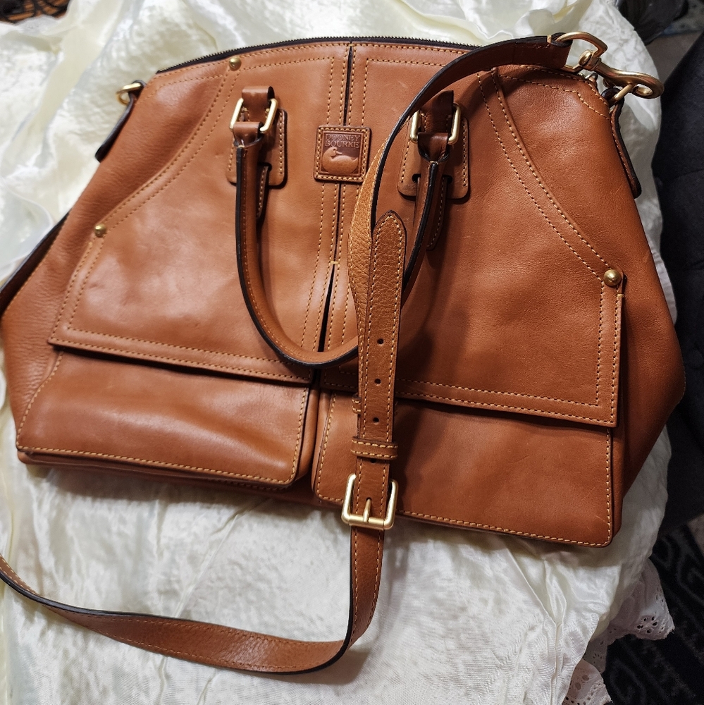 Elegant Tan Leather Women's Bag